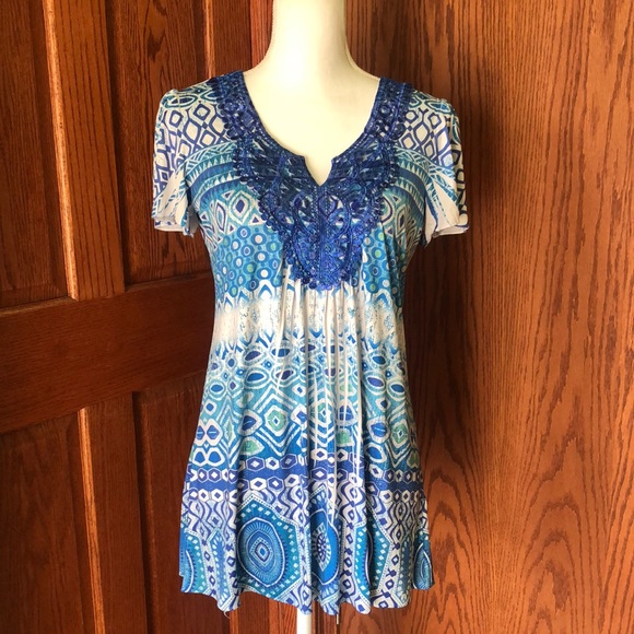 G collection Tops - NEW LISTING! G Collection Pheasant Top